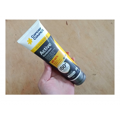 Kem chống nắng Cancer Council Active