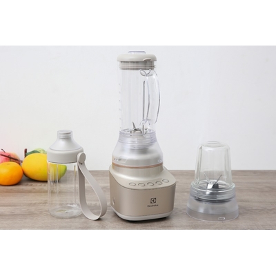 Máy xay sinh tố Electrolux E7CB1-86SM