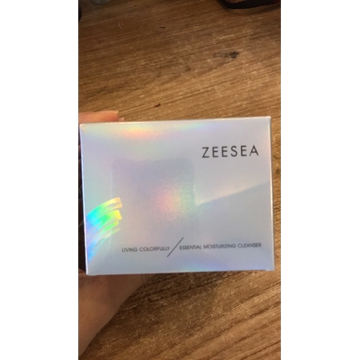 Kem tẩy trang Zeesea