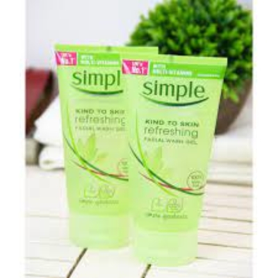 Sữa rửa mặt Simple Kind To Skin Refreshing Facial Wash