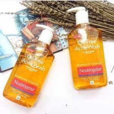 Sữa rửa mặt Neutrogena Oil Free Acne Wash