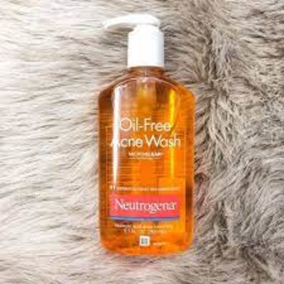 Sữa rửa mặt Neutrogena Oil Free Acne Wash