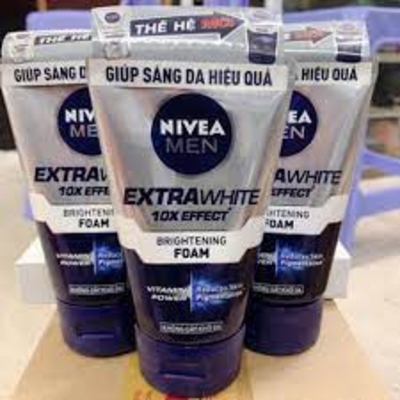 Sữa rửa mặt Nivea Extra White 10x Effect Foam