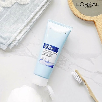Sữa rửa mặt L’Oreal White Perfect Extraordinary Whip