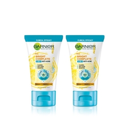 Sữa rửa mặt Garnier Skin Natural Bright Complete 3 in 1 Anti ACNE