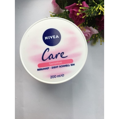 Kem dưỡng ẩm Nivea Care Sensitive