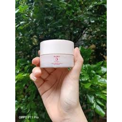 Kem dưỡng trắng da Senka White Beauty Glow Gel Cream