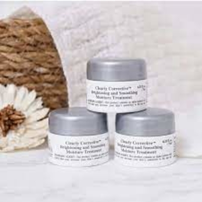 Kem dưỡng trắng da Kiehl's Clearly Corrective Brightening & Smoothing