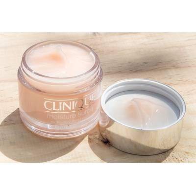 Kem dưỡng Clinique Moisture Surge Extended Thirst Relief