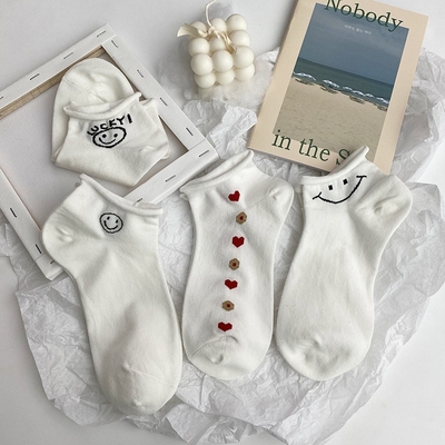 Tất nữ cố ngắn dễ thương họa tiết xinh xắn phong cách Hàn Quốc