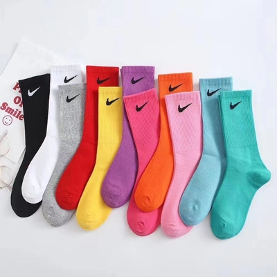 Tất Nike nhiều màu cao cổ/cổ lỡ