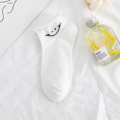 Tất nữ cố ngắn dễ thương họa tiết xinh xắn phong cách Hàn Quốc