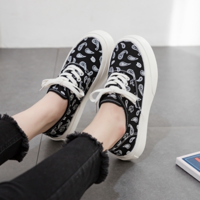 Giầy thể thao Canvas đế bánh mì họa tiết basic