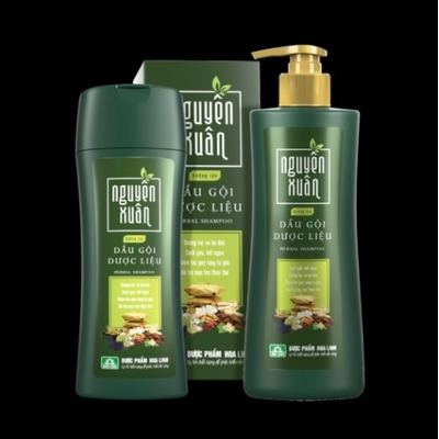Dầu gội dược liệu Nguyên Xuân màu xanh