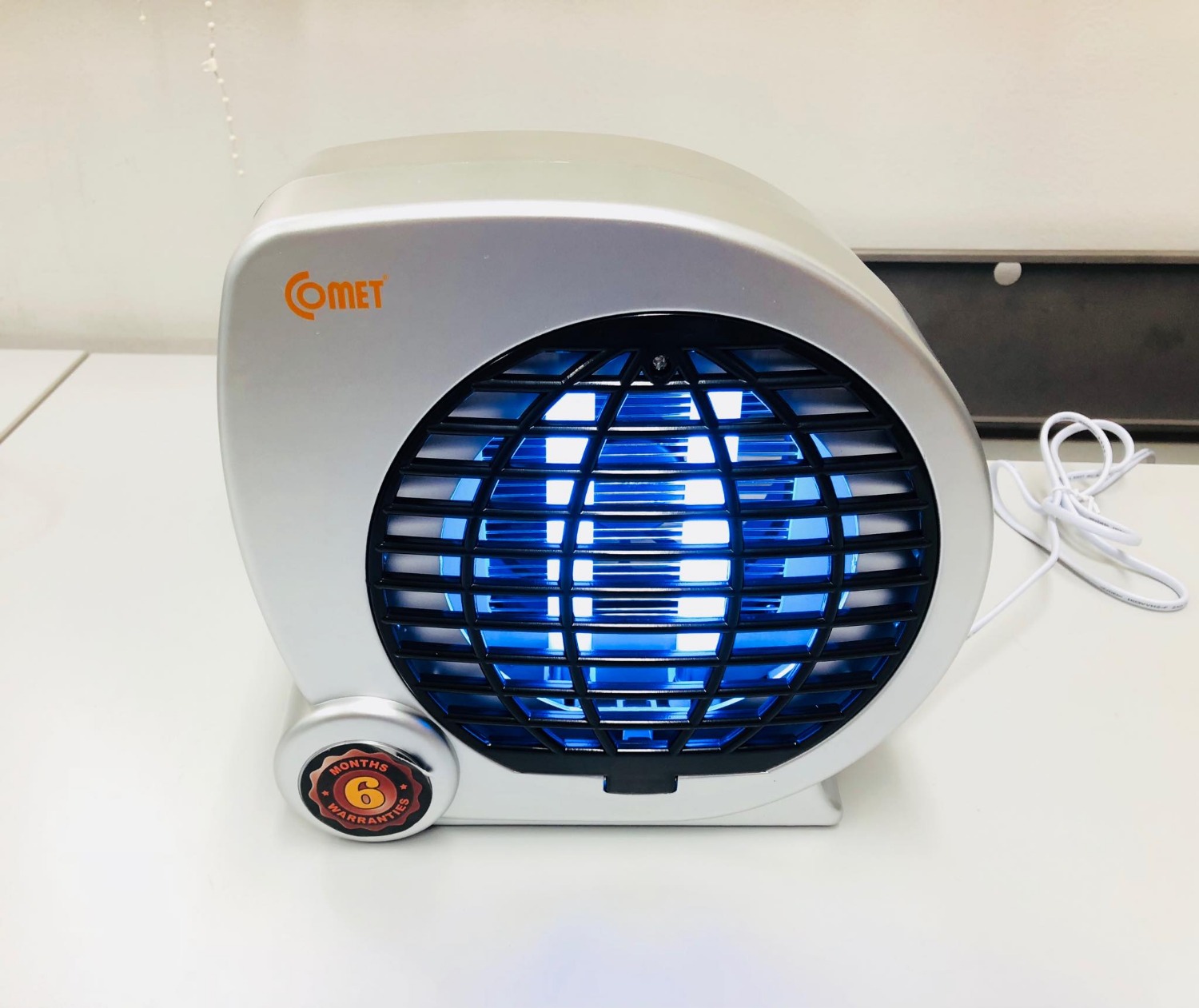 đèn bắt muỗi comet cm089