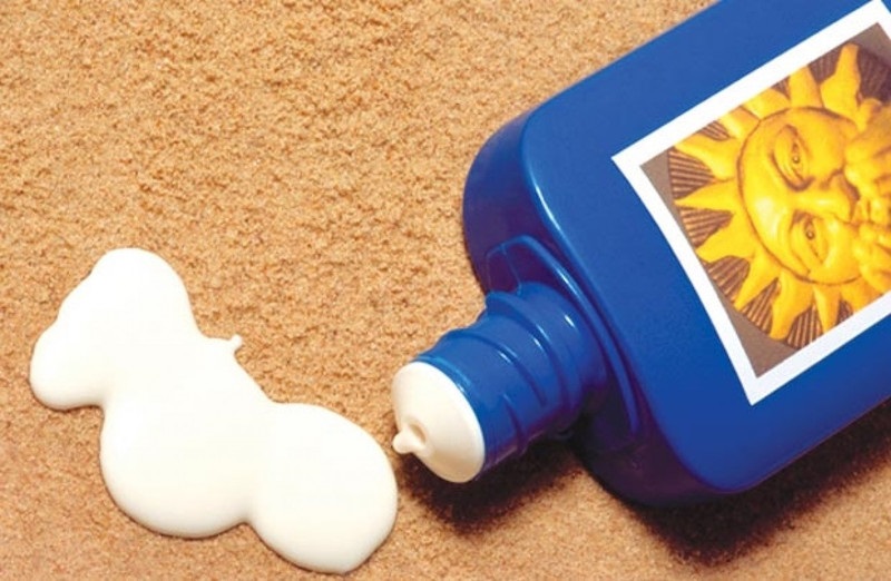 nên dùng kem chống nắng dạng gel hay sữa