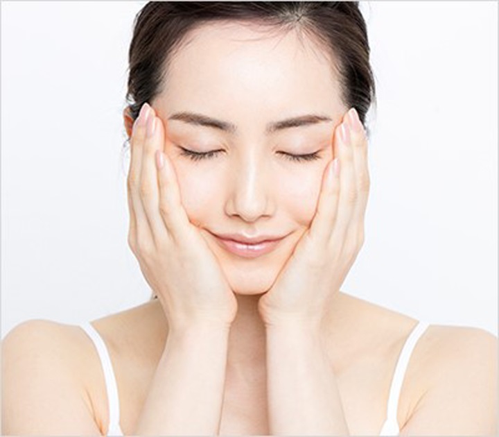 dùng nước tẩy trang thay sữa rửa mặt được không