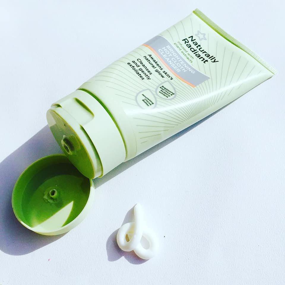 ​​Kem Tẩy Trang Khăn Nóng Naturally Radiant