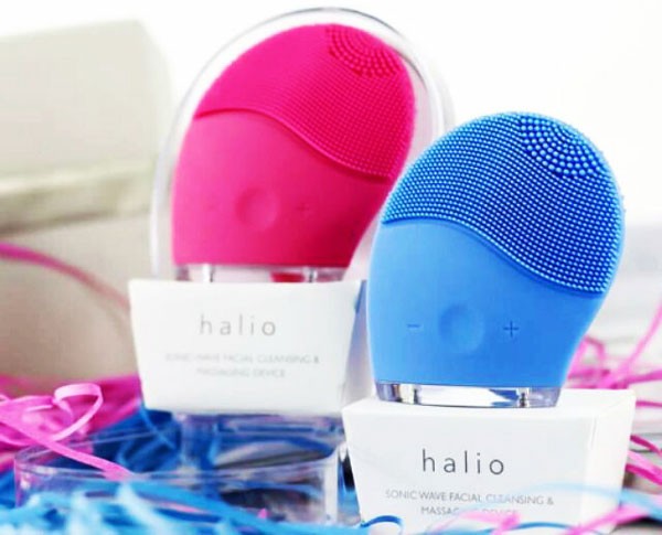 có nên dùng máy rửa mặt hàng ngày