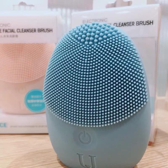 có nên dùng máy rửa mặt