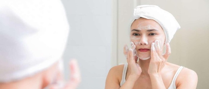 dùng sữa rửa mặt đúng cách