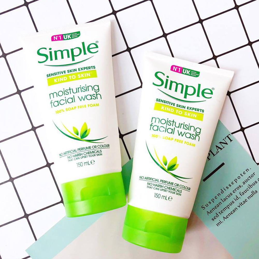 Sữa rửa mặt Simple Skin To Skin Moisturising Facial Wash
