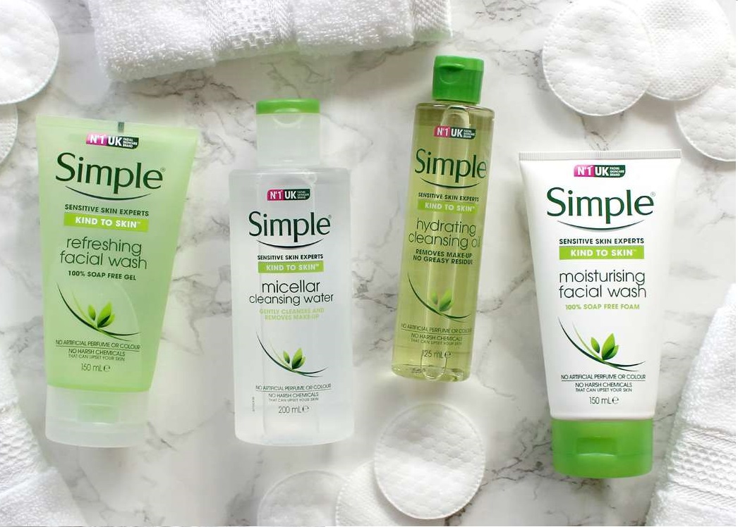 Sữa rửa mặt Simple