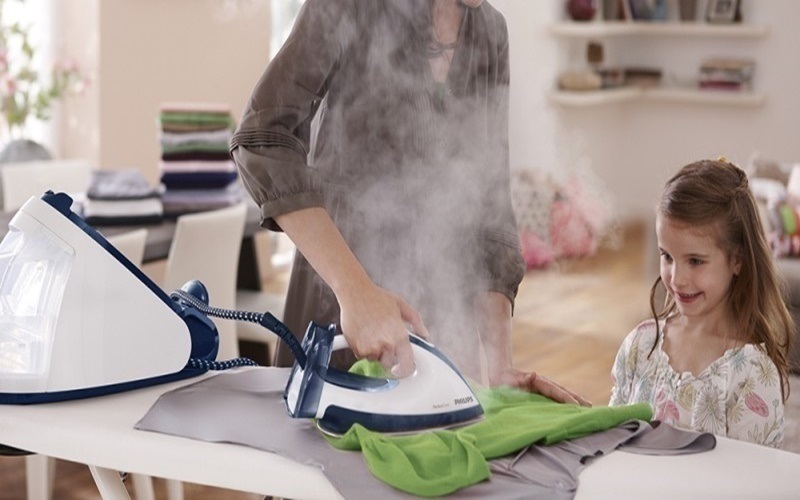 bàn là hơi nước cầm tay