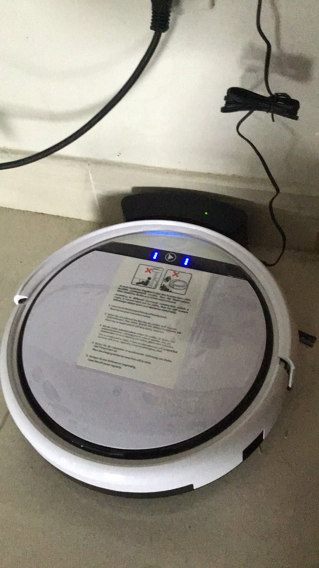 hình ảnh thực tế robot hút bụi lau nhà Medion 19511