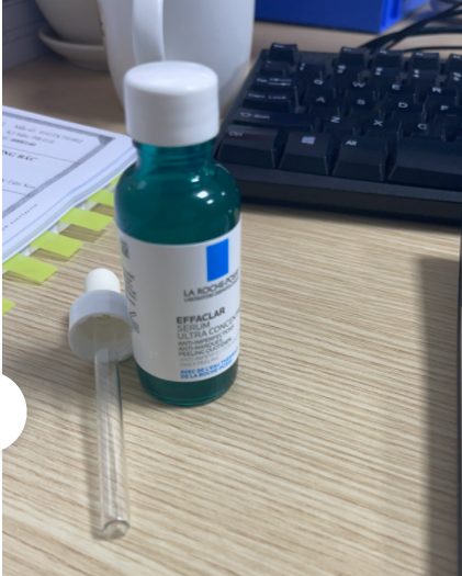 serum trị mụn La Roche Posay