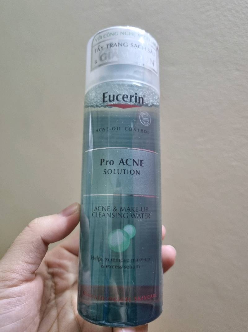 Nước tẩy trang cho da mụn Eucerin