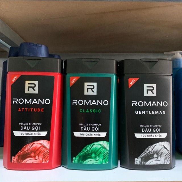 Dầu Gội hương nước hoa Romano 650gr với công thức giàu chất giữ ẩm và màng chống tia UV giúp bảo vệ tóc và da đầu. Kết hợp cùng công thức cải tiến chứa Provitamin B5 cho tóc chắc khỏe, khẳng định sự thành công của người đàn ông nam tính lịch lãm.  Sản phẩm là sự kết hợp tinh tế giữa những hương gỗ tự nhiên. Mỗi mùi hương đại diện cho mỗi cá tính và đặc trưng.  Các dòng mùi hương từ thương hiệu Romano:  + Attitude: Mùi hương là sự kết hợp giữa nốt nồng ấm của gỗ Guaiac và Amber dịu ngọt mang lại dấu ấn của người đàn ông lịch lãm đầy quyến rũ.  + Classic: Lấy cảm hứng từ phong cách Ý với Gỗ Đàn hương trầm ấm và gỗ Hoắc hương tươi mát, khẳng định sự thành công của người đàn ông nam tính, lịch lãm.  + Force: Kết hợp từ sự sảng khoái đầy sức sống của hoa Phong Lữ và mạnh mẽ của gỗ Tuyết tùng, phù hợp với phong cách trẻ trung, năng động.  + Gentleman: Kết hợp hoàn hảo của hương Quế cay nồng và Bergamot lôi cuốn, khơi dậy cảm giác trong lành, tinh tế. Hương thơm độc đáo mang đến cho nam giới phong cách lịch lãm đầy cuốn hút.  Đặc điểm nổi bật:  + Hương thơm độc đáo, nam tính.  + Làm sạch và làm mềm mượt tóc.  + Lưu hương thơm lâu trên tóc, mang lại cảm giác thoải mái tự tin.  + Sản phẩm phù hợp với mọi loại da  Hướng dẫn sử dụng:   + Làm ướt da đầu  + Lấy một lượng dầu gội vừa đủ cho vào lòng bàn tay.  + Massage nhẹ nhàng da đầu và tắm lại với nước.  + Tránh để dầu gội dây vào mắt, nếu có, rửa kĩ với nước.  Hướng dẫn bảo quản:  + Bảo quản: nơi khô ráo thoáng mát.  + Không bảo quản nơi có nhiệt độ quá cao hoặc quá thấp, tránh ánh sáng trực tiếp.  Thông tin sản phẩm  + Ngày sản xuất: xem trên bao bì.  + HSD: 3 năm kể từ ngày sản xuất.  Thông tin thương hiệu:  + Romano là thương hiệu hóa mỹ phẩm dành riêng cho nam giới của Tập đoàn đa quốc gia Wipro Unza - một trong những nhà sản xuất và tiếp thị sản phẩm chăm sóc cá nhân hàng đầu Đông Nam Á. Với danh mục sản phẩm đa dạng, bao gồm sản phẩm chăm sóc tóc, chăm sóc da, gel vuốt tóc, lăn khử mùi, nước hoa,... Romano giúp chăm sóc cơ thể toàn diện cho phái mạnh, giúp phái mạnh tự tin vượt qua mọi thử thách để làm chủ cuộc chơi