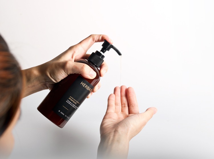 Dầu gội vỏ bưởi và bồ kết Herbario