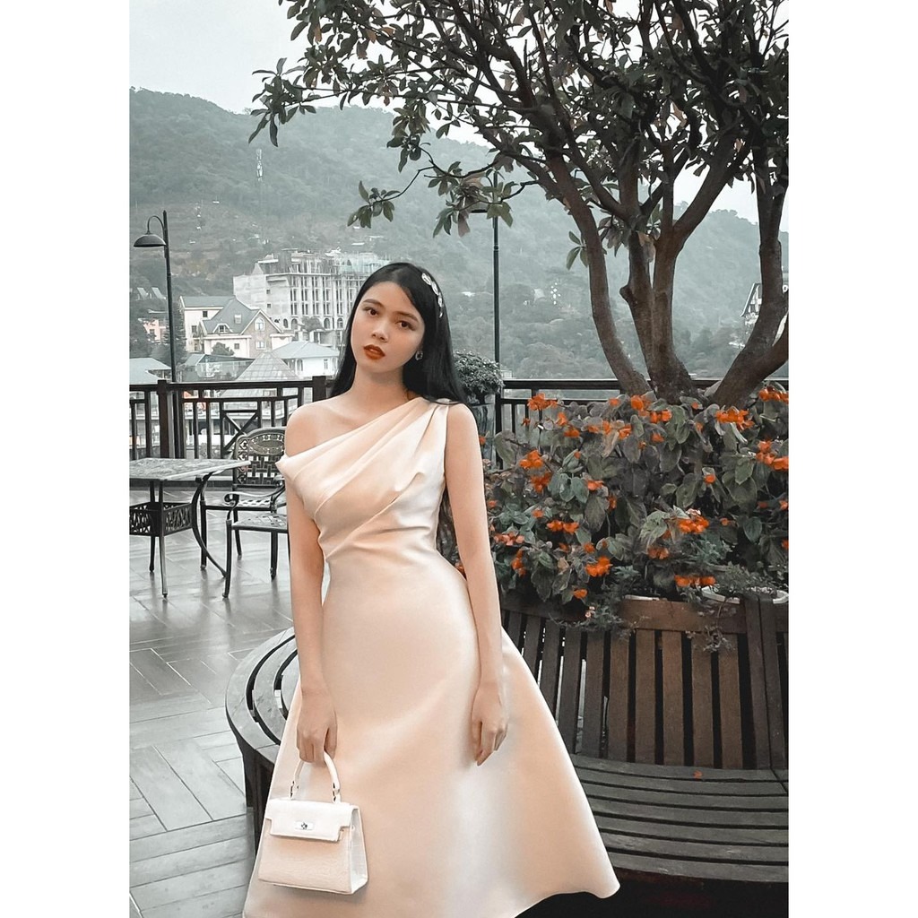 Đầm dự tiệc lệch vai dáng xòe