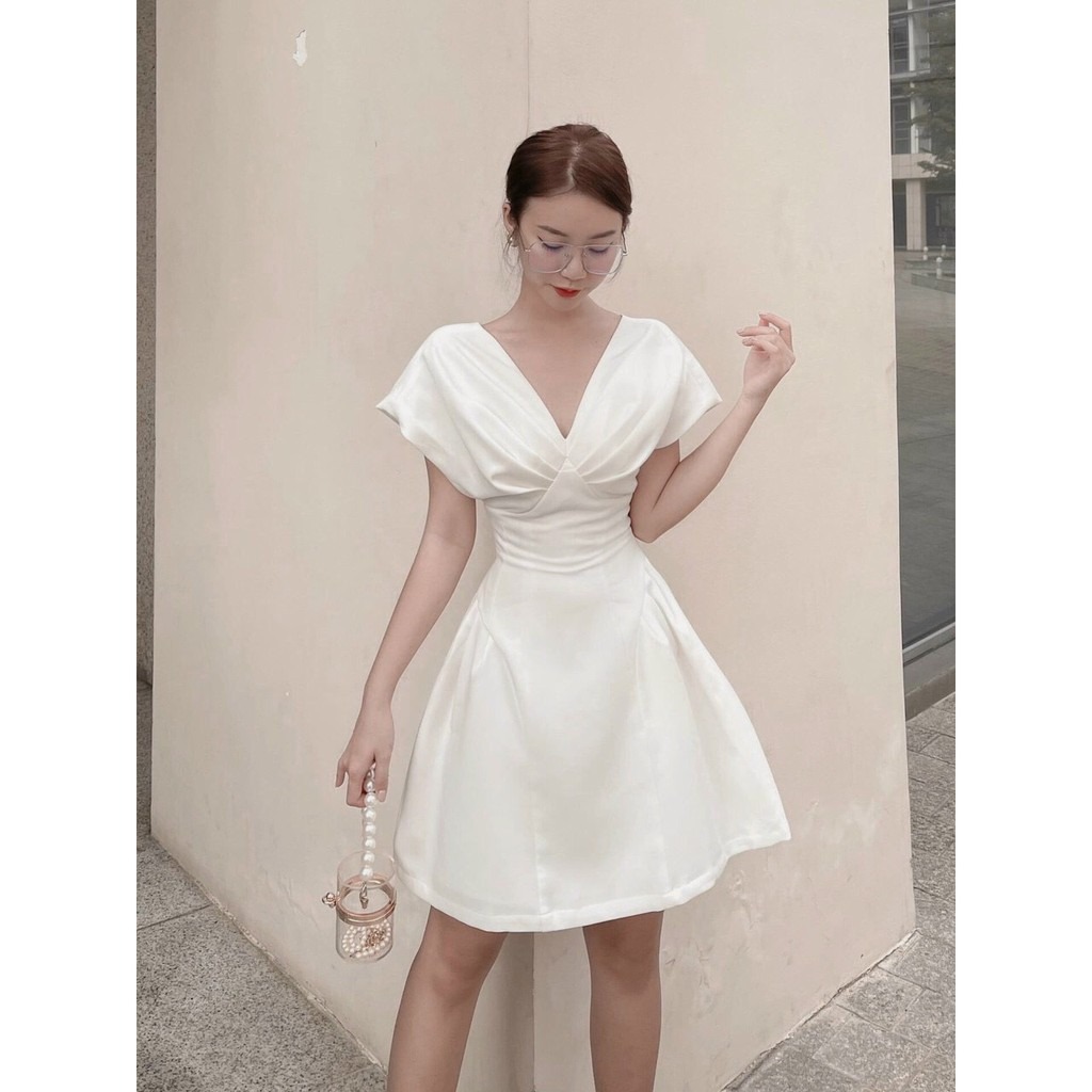 Đầm dự tiệc cánh dơi