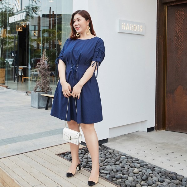 Đầm cổ tròn eo rút dây sang trọng