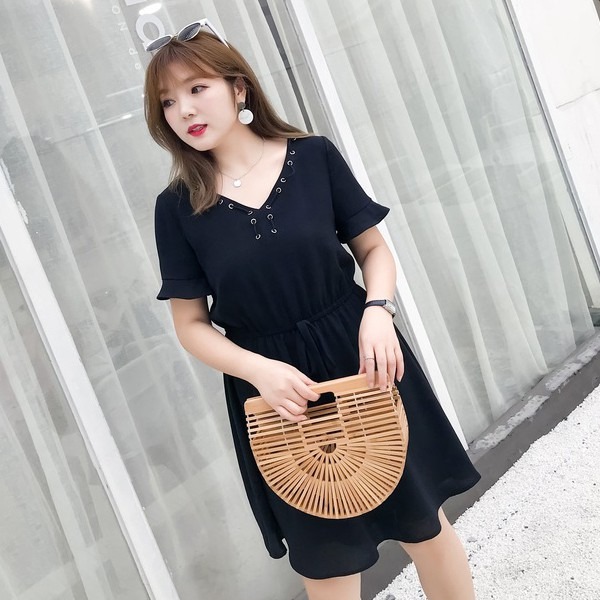 Đầm bánh bèo cổ tim rút eo