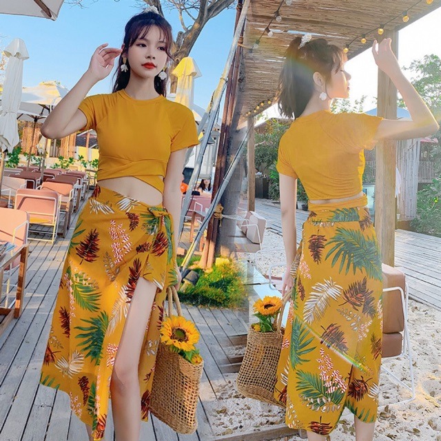 Set 3 món đi biển áo croptop + chân váy + kèm khăn