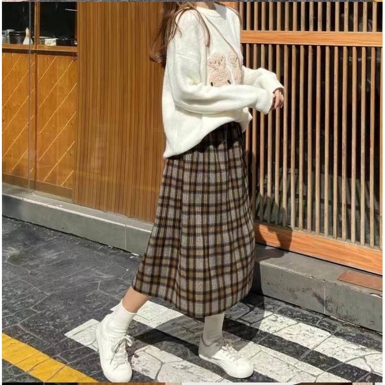 Chân váy kẻ dáng suông
