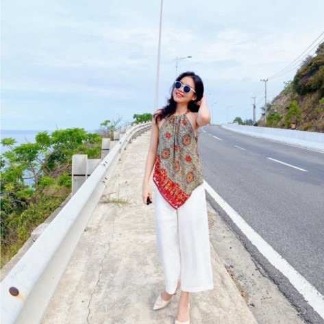 Set đi biển áo yếm + quần đũi dài