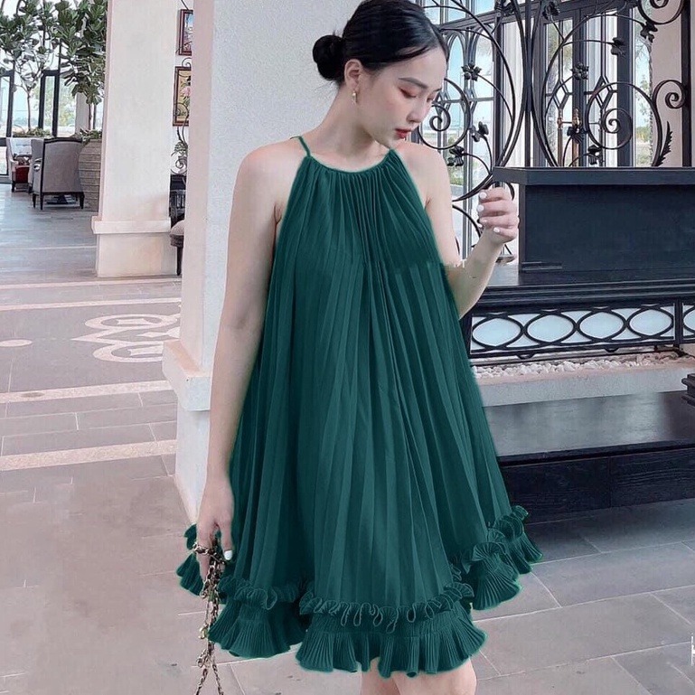 Váy yếm xòe 2 dây dáng ngắn đi biển